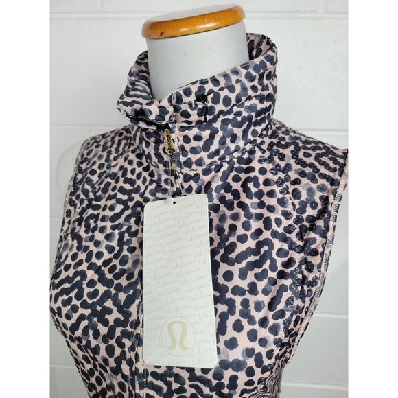 NWT Lululemon Pack-It Vest Ace Spot Grain Black Leopard W4H46S Sz‎ 4 - Picture 6 of 12